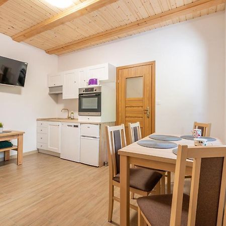 Apartamenty Stodola Jezierzany Esterno foto